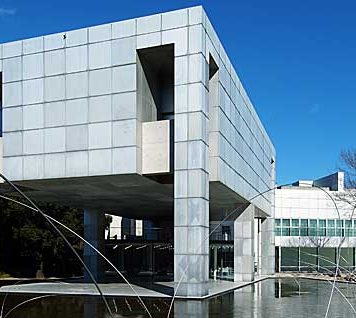 Minimalism and unusual architecture