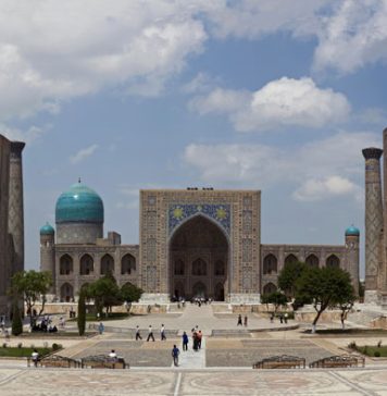 Hindu architecture and Architecture in Islam Architecture in Islam