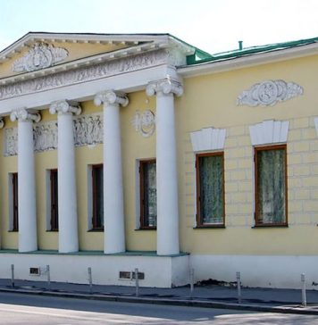 Houses of strict classicism